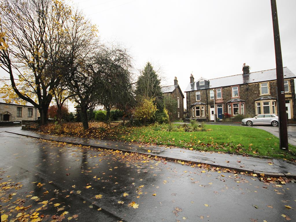 3 bedroom mid terrace house Let Agreed in Clitheroe - 2016-11-16 11.29.02.jpg
